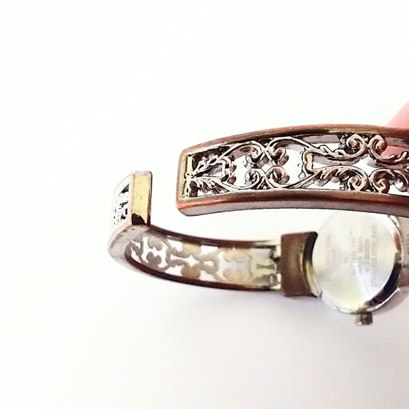 Watch women's cuff silver tone - Picture 5 of 6